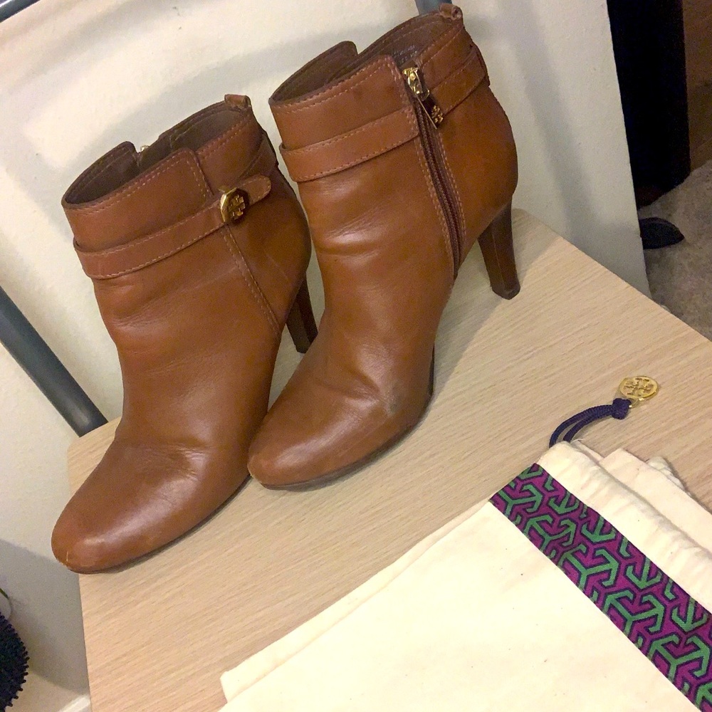 Tory Burch Bristol Equestrian Calf Bootie 8M Pre-Owned with Dust Bag!
